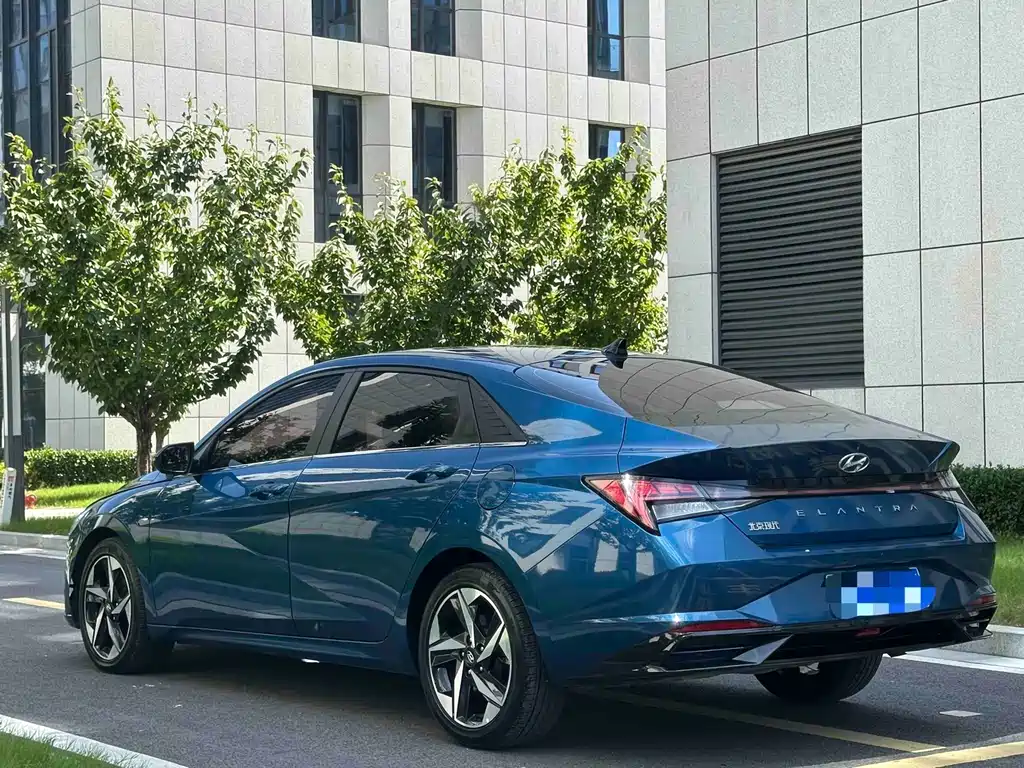 Hyundai Elantra — фото 4