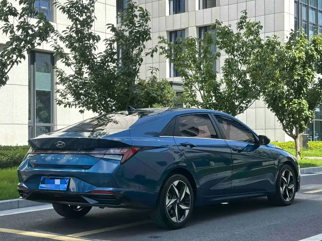 Hyundai Elantra — фото 6