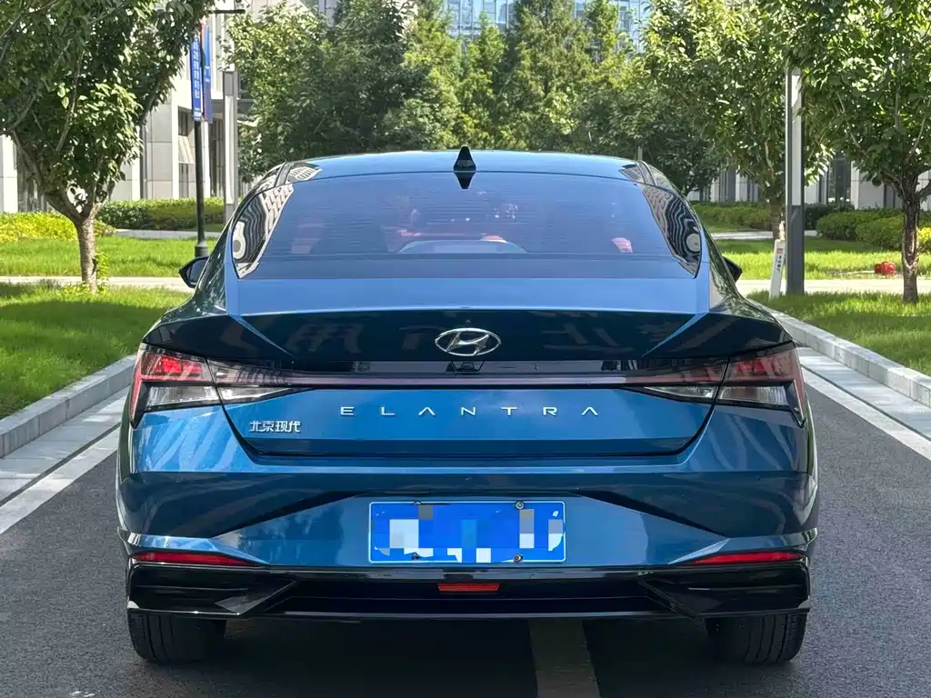 Hyundai Elantra — фото 7