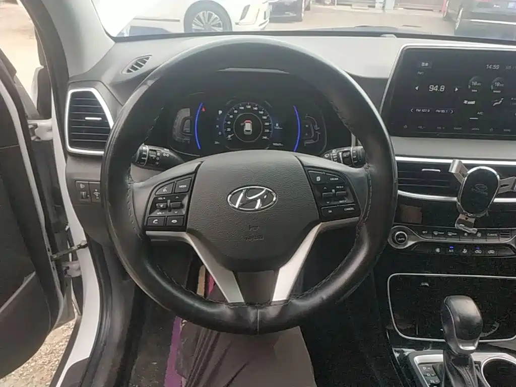 Hyundai Tucson — фото 11