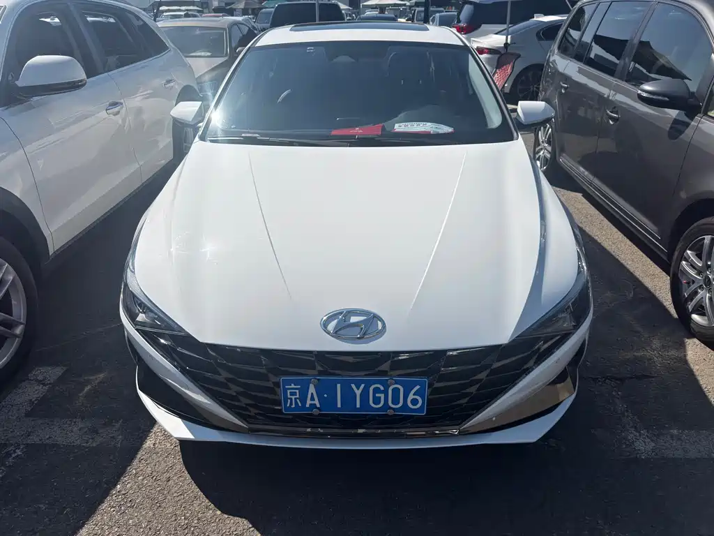 Hyundai Elantra — фото 2