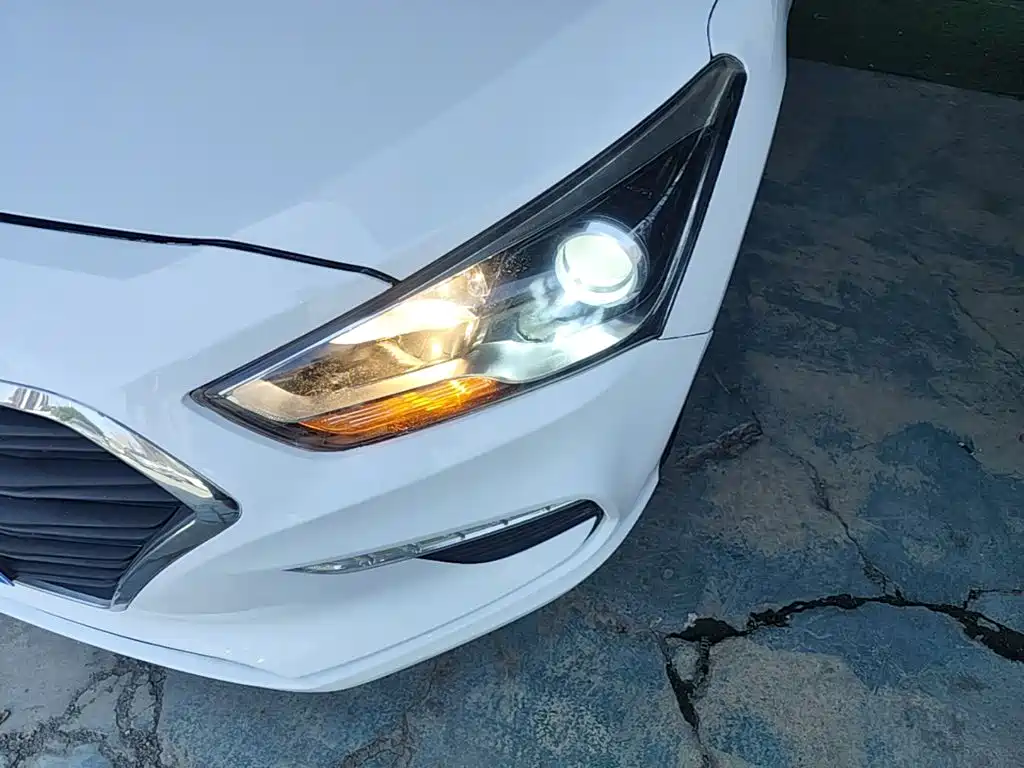 Hyundai Mistra — фото 24