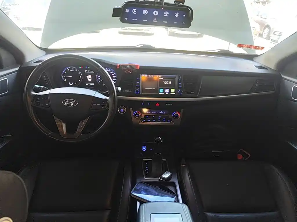 Hyundai Mistra — фото 10