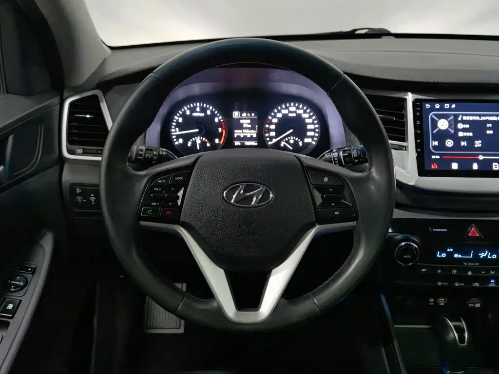 Hyundai Tucson — фото 11