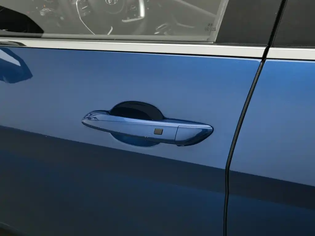 Hyundai Elantra — фото 18