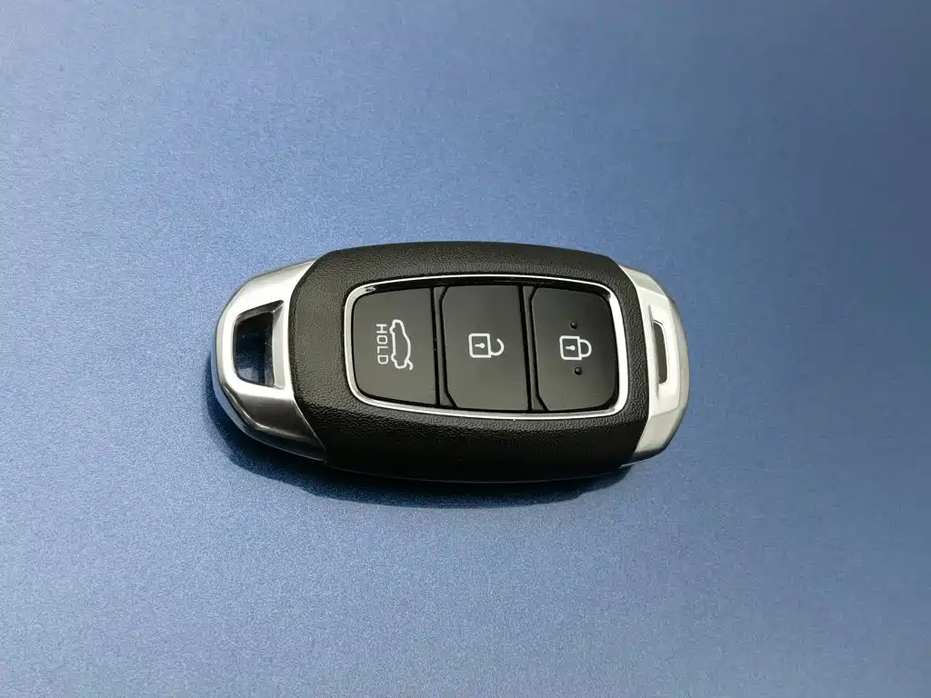 Hyundai Elantra — фото 19