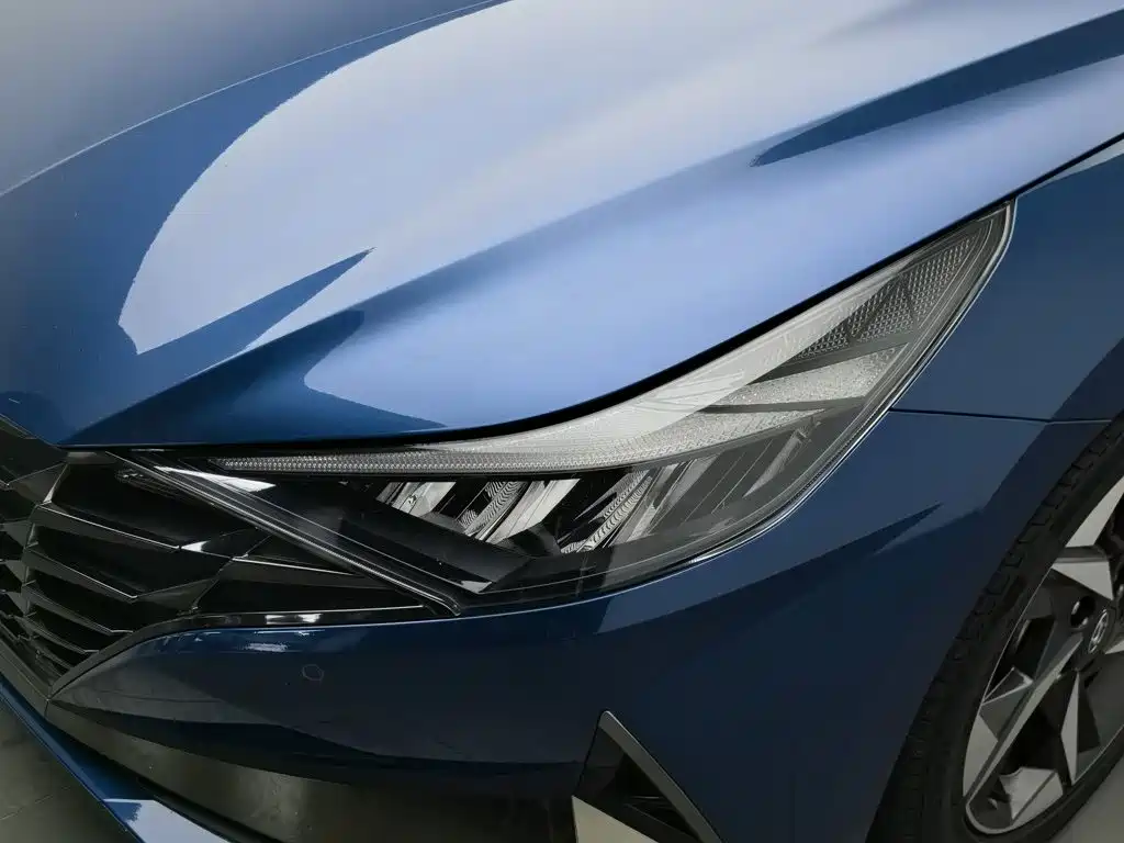 Hyundai Elantra — фото 7