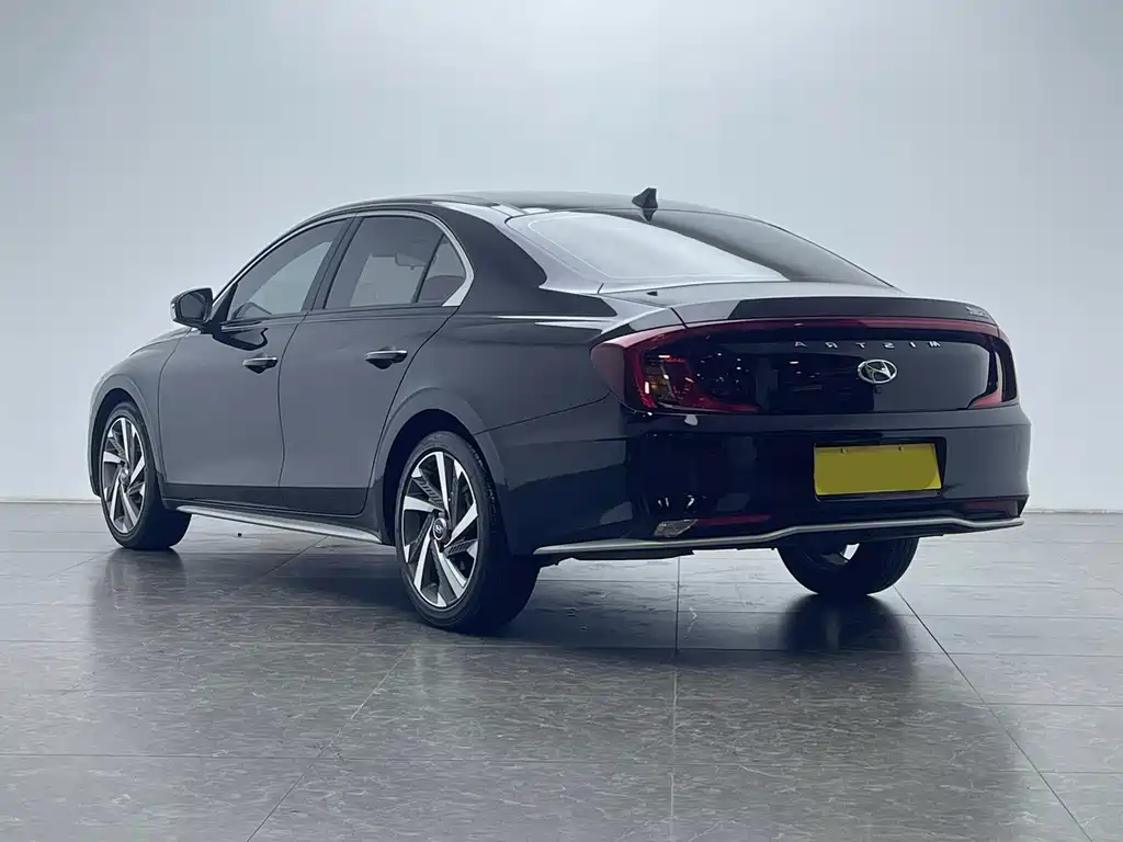 Hyundai Mistra — фото 6