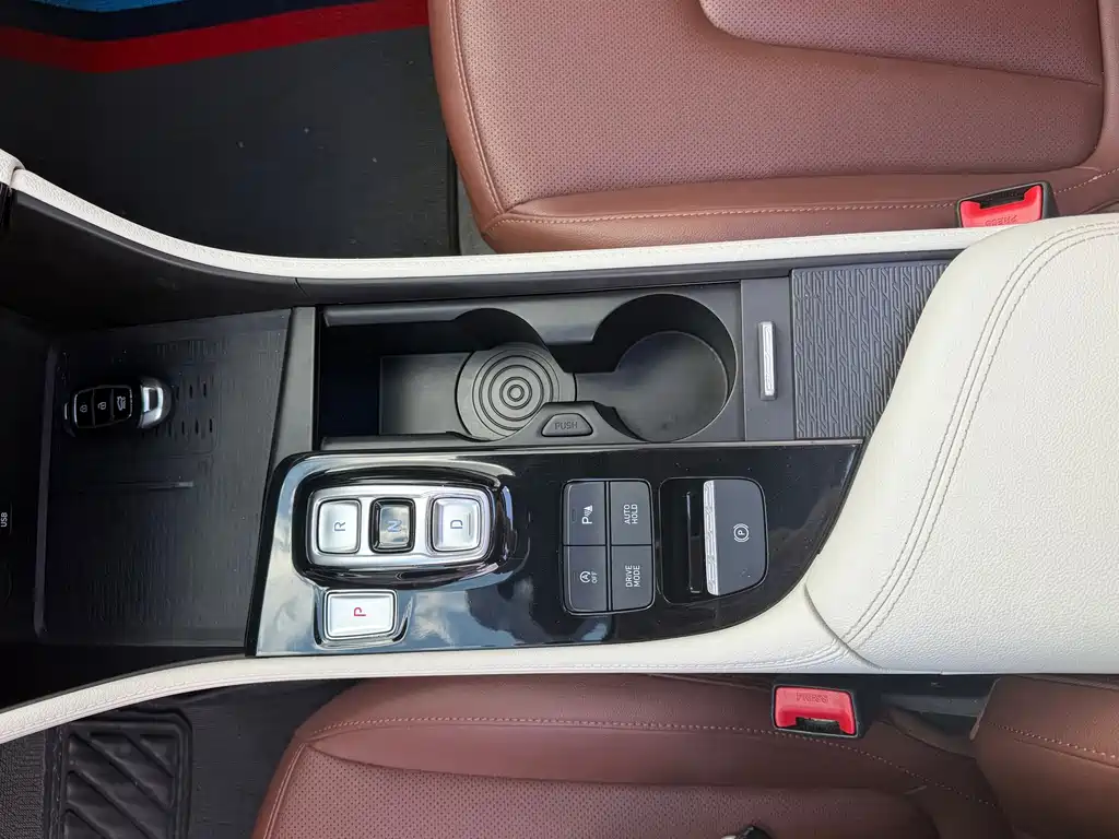 Hyundai Mistra — фото 17