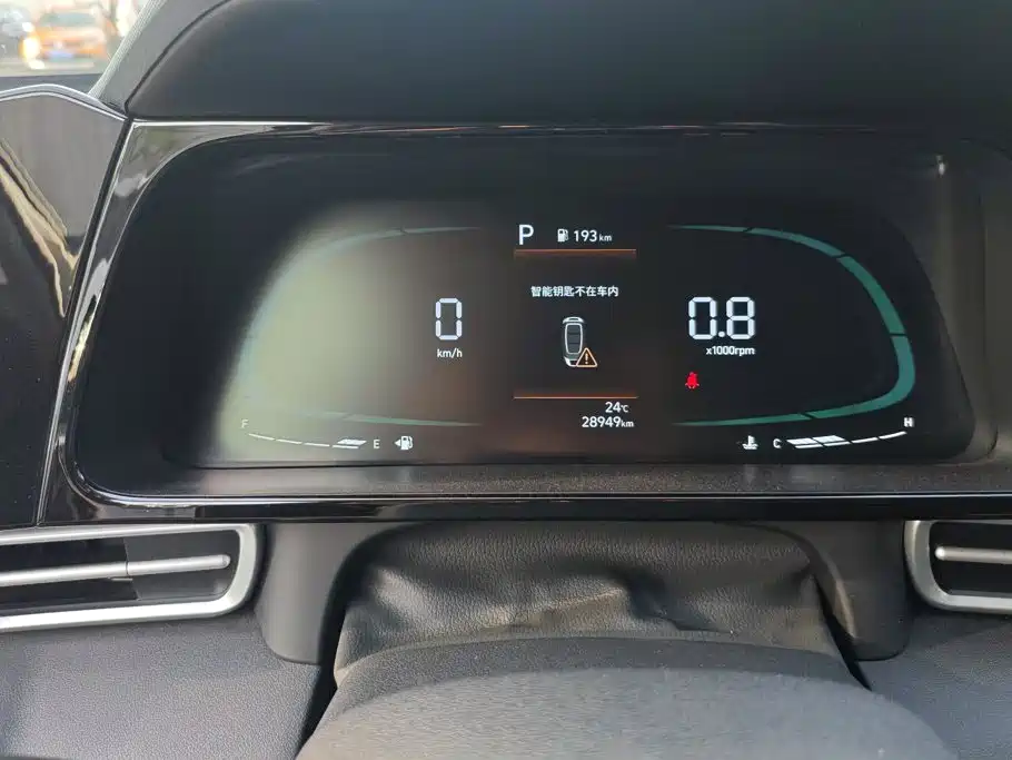 Hyundai Elantra — фото 14