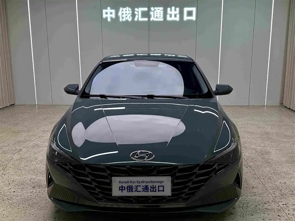 Hyundai Elantra — фото 3