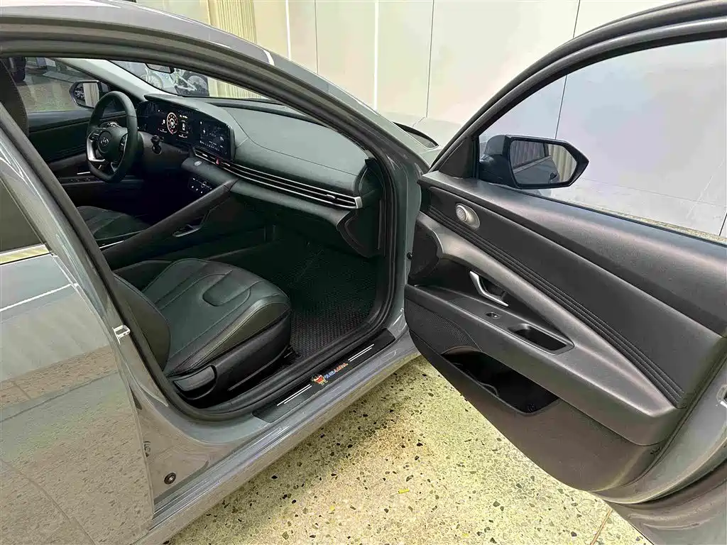 Hyundai Elantra — фото 22