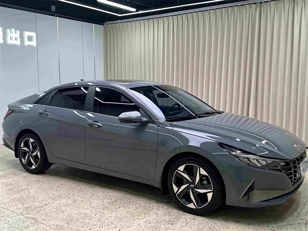 Hyundai Elantra — фото 4