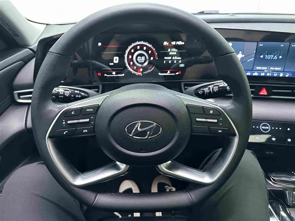 Hyundai Elantra — фото 9