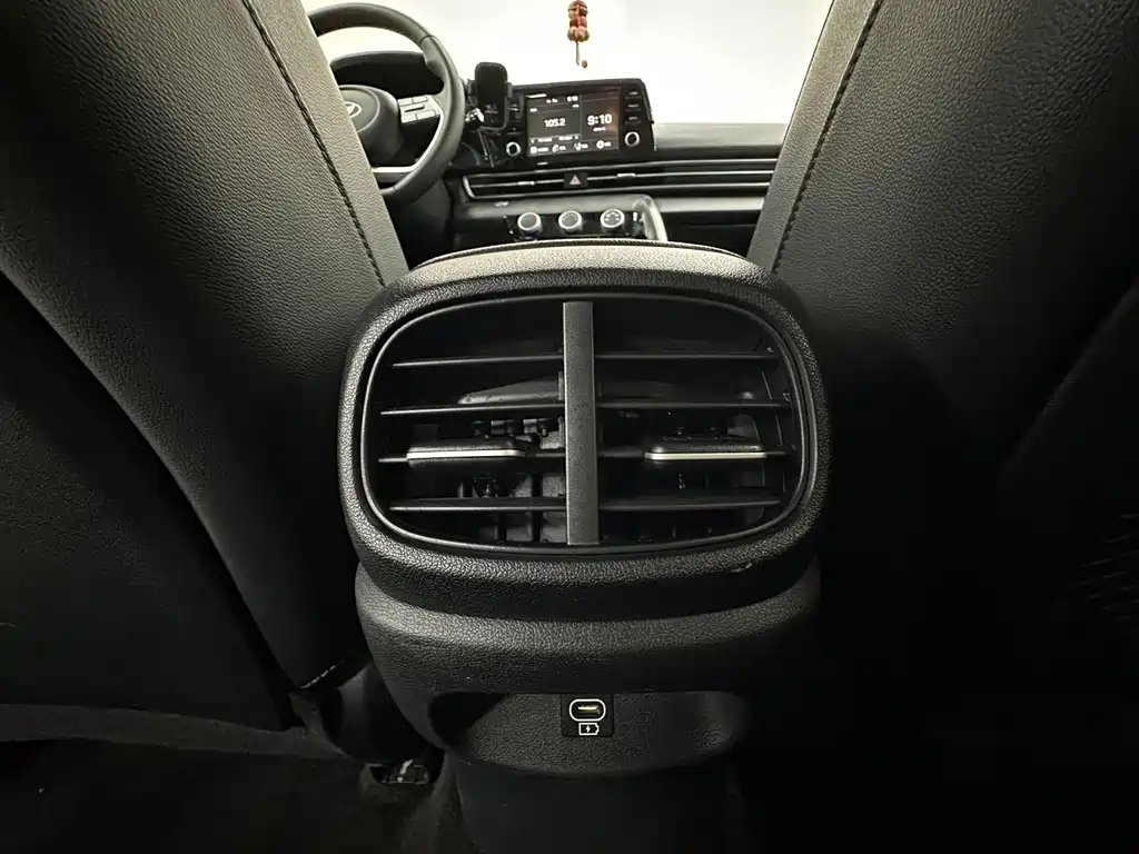 Hyundai Elantra — фото 25