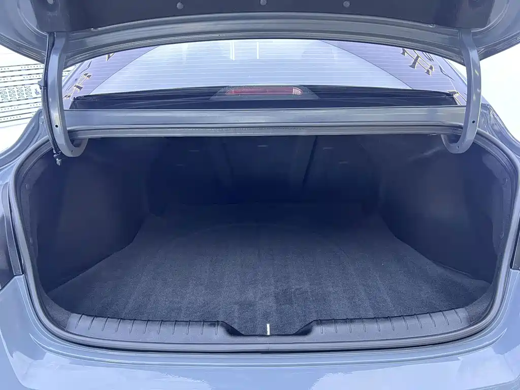 Hyundai Elantra — фото 17