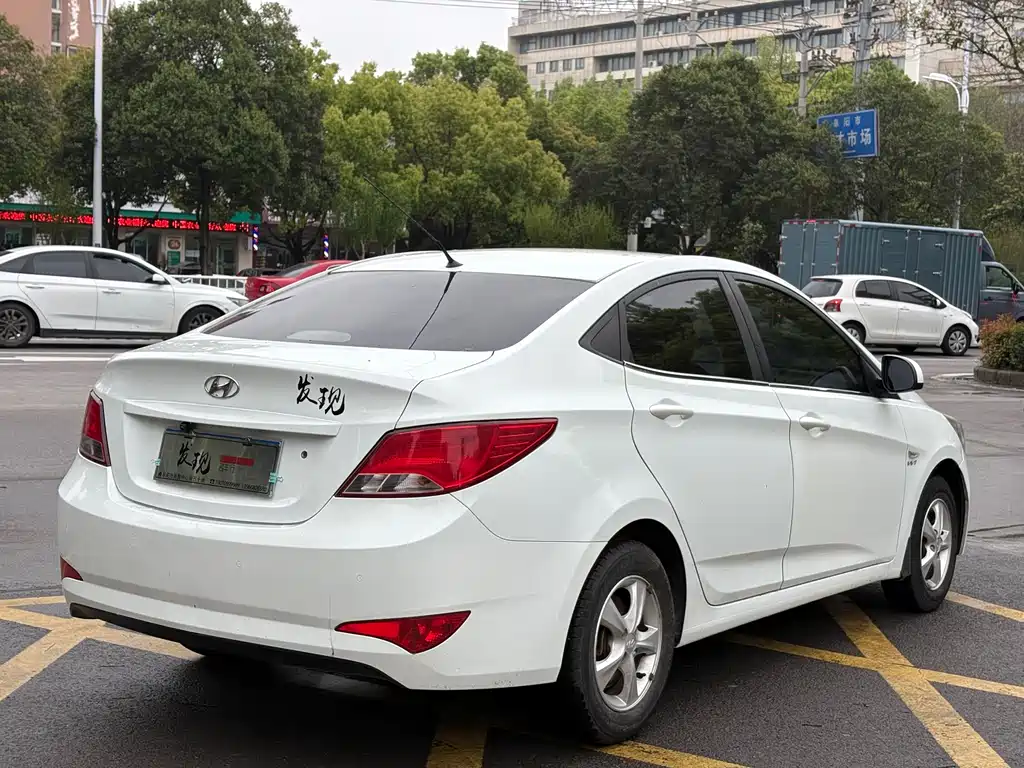 Hyundai Verna — фото 11