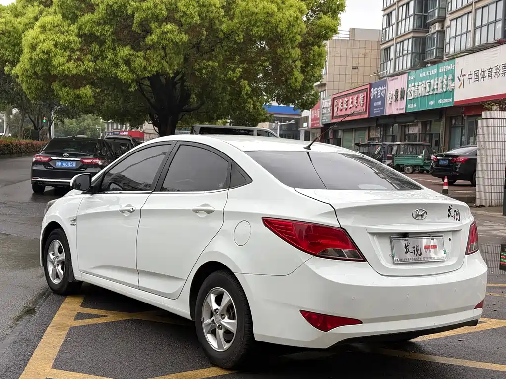 Hyundai Verna — фото 13