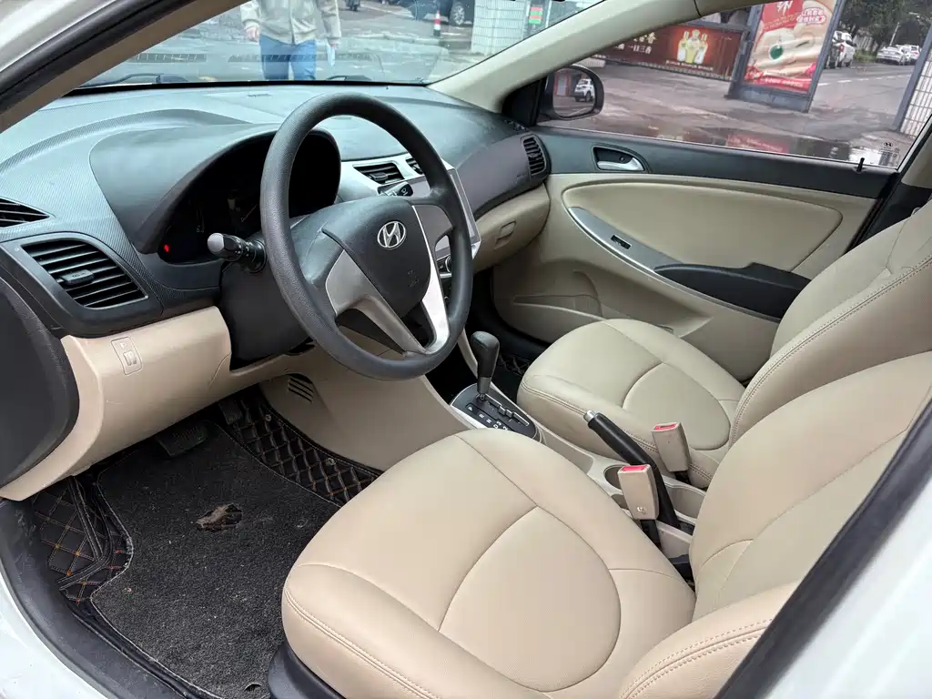 Hyundai Verna — фото 4