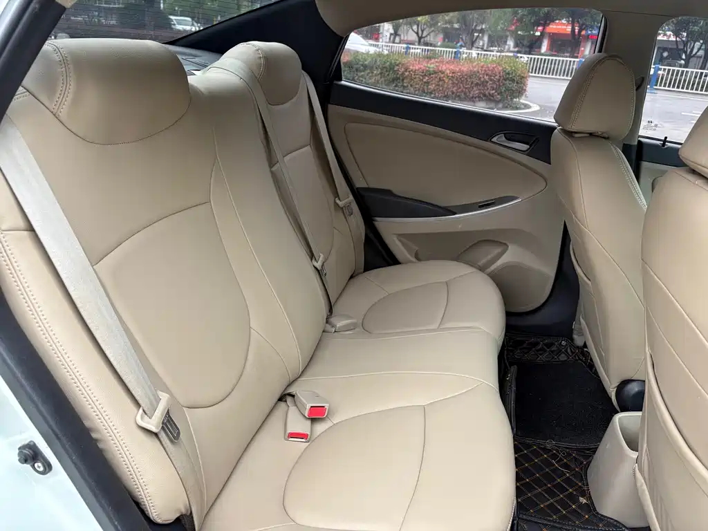 Hyundai Verna — фото 10