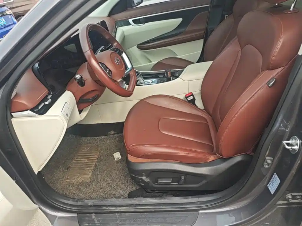 Hyundai Mistra — фото 15