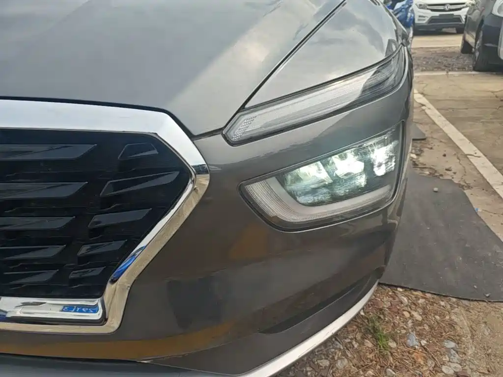 Hyundai Mistra — фото 24