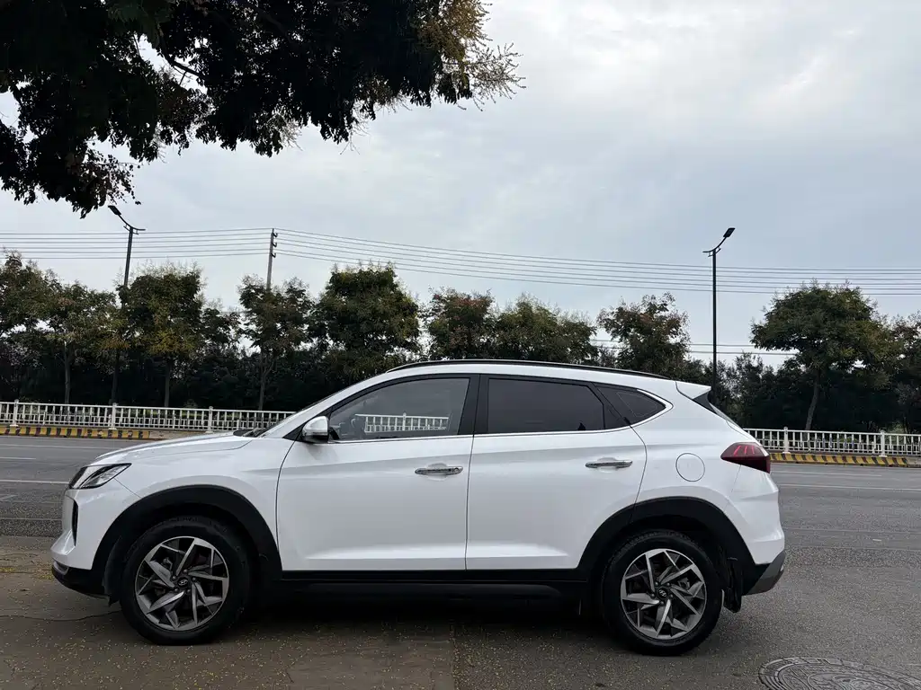 Hyundai Tucson — фото 2