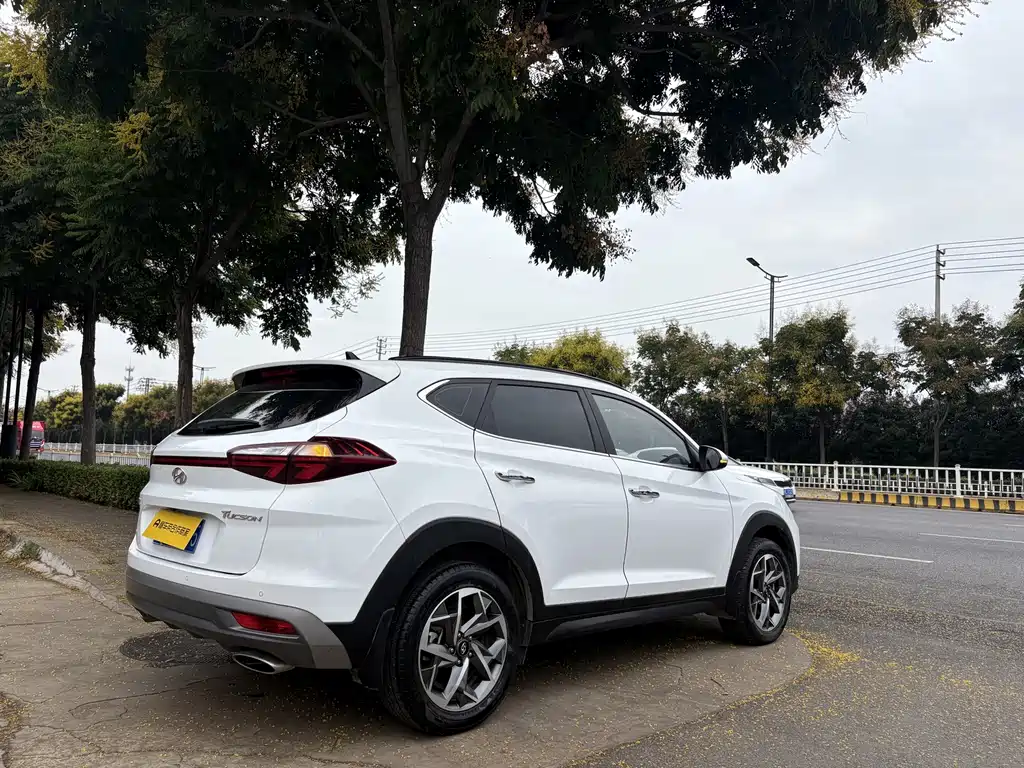 Hyundai Tucson — фото 5