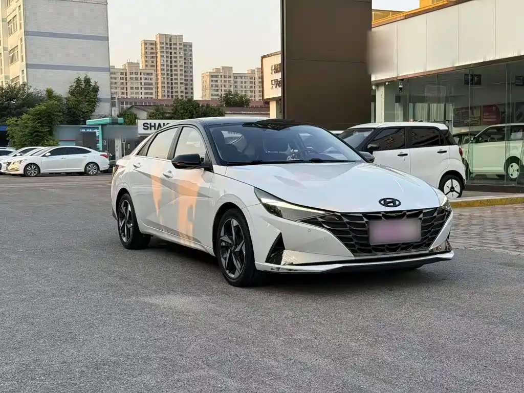 Hyundai Elantra — фото 4