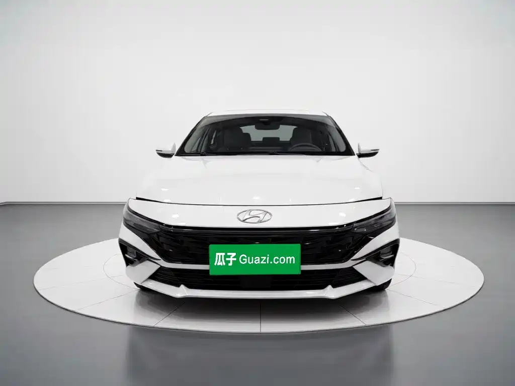 Hyundai Elantra — фото 2