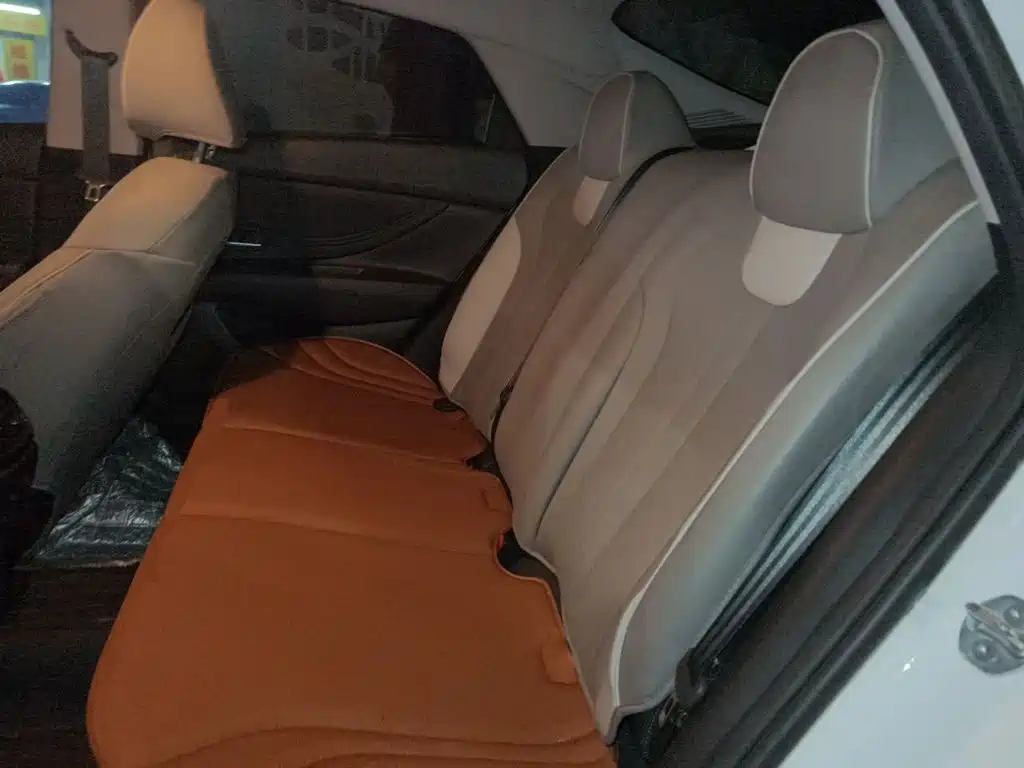 Hyundai Elantra — фото 13
