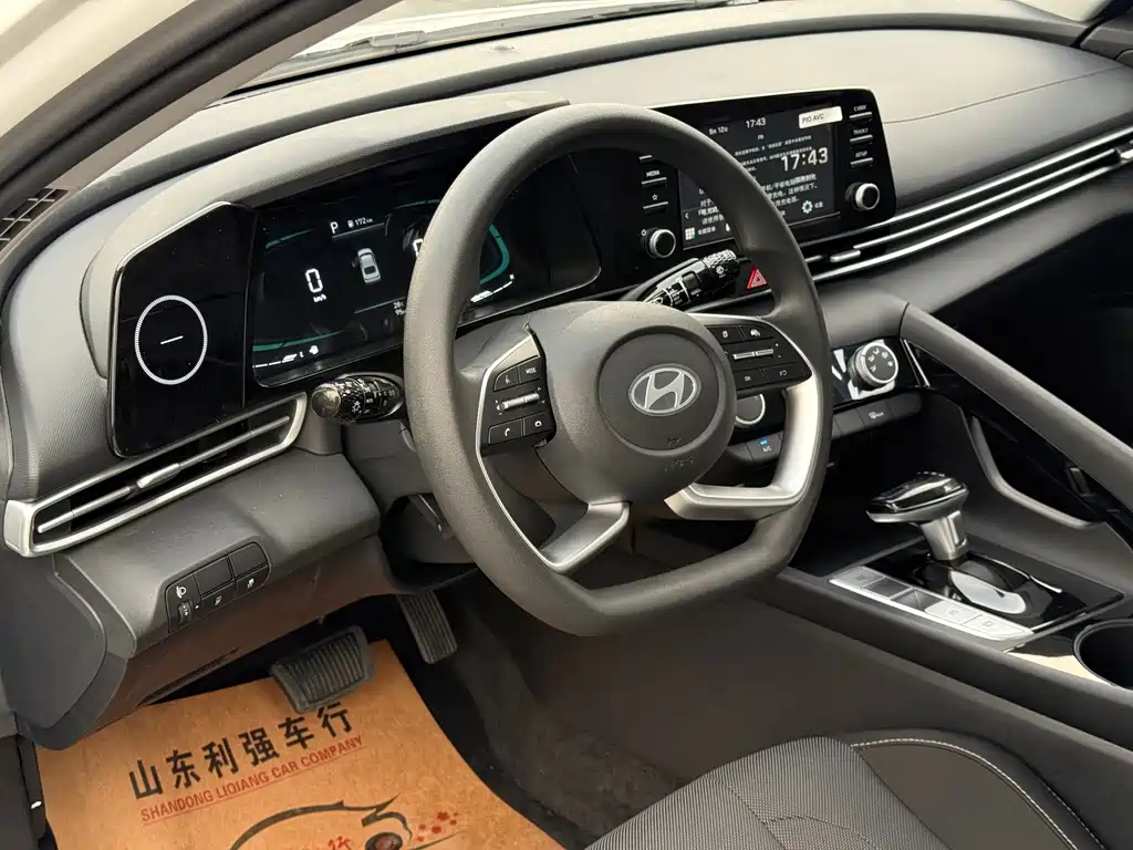 Hyundai Elantra — фото 6