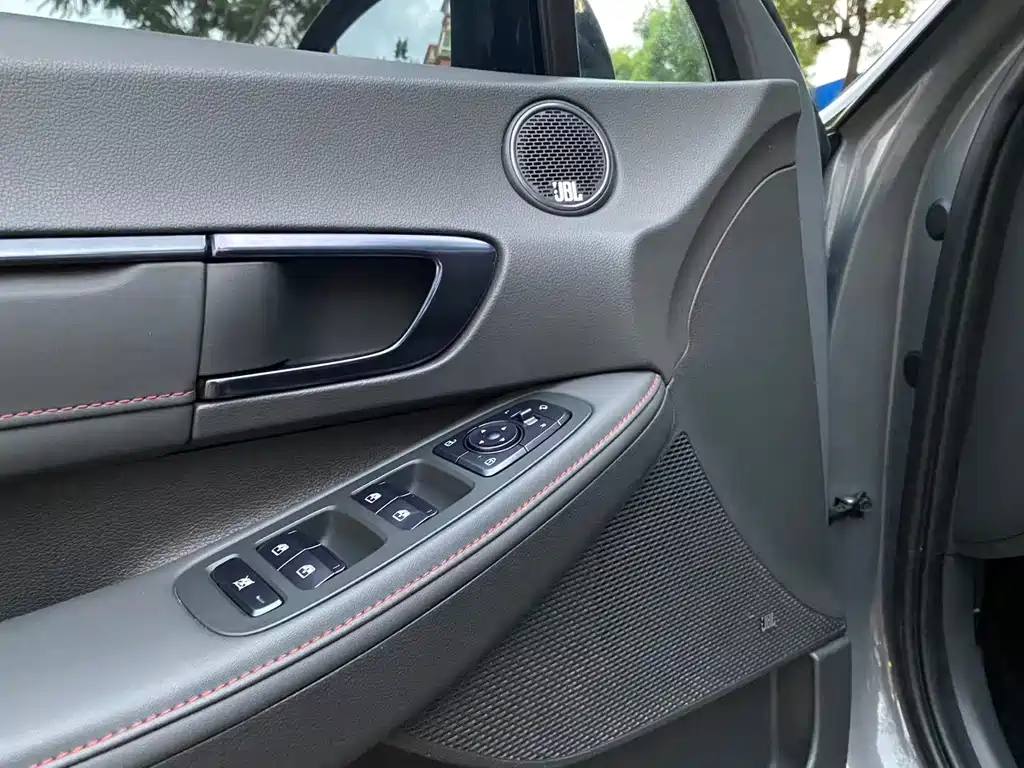 Hyundai Sonata — фото 9