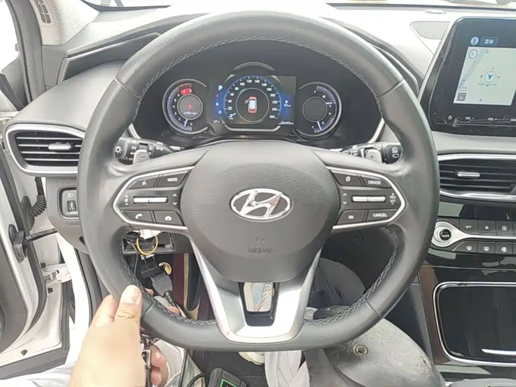 Hyundai Santa Fe — фото 11