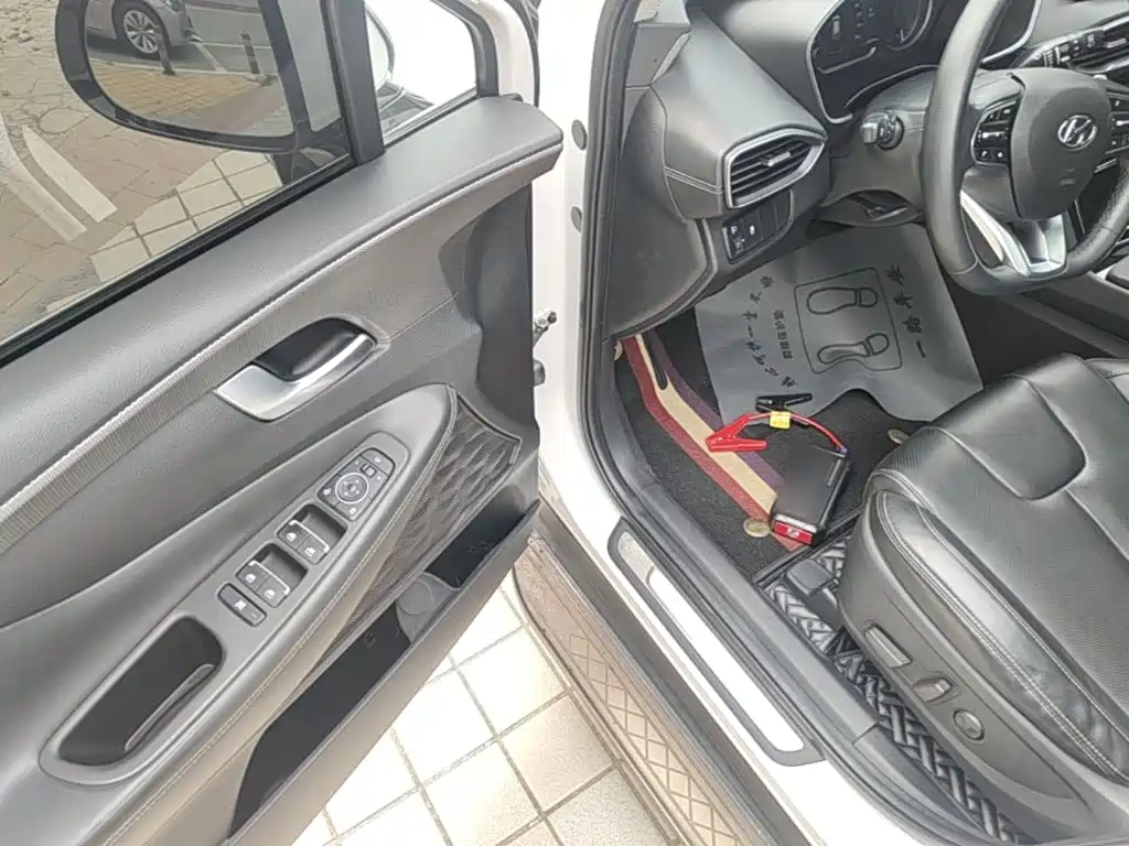 Hyundai Santa Fe — фото 16