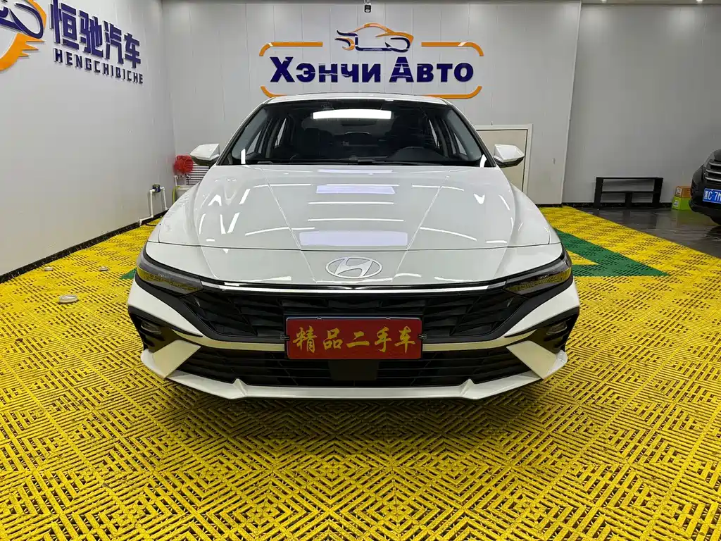 Hyundai Elantra — фото 2