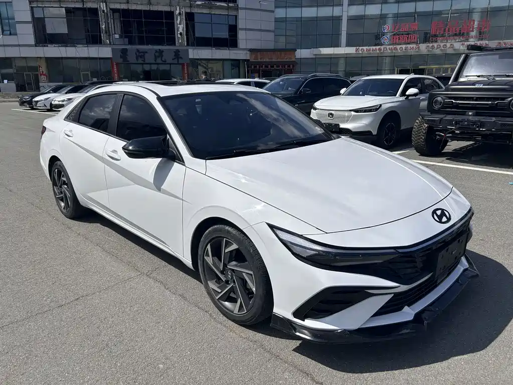 Hyundai Elantra — фото 4