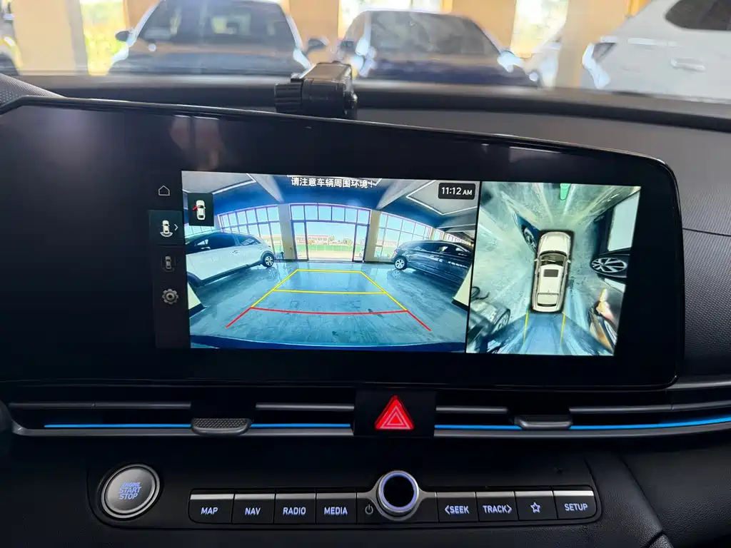 Hyundai Elantra — фото 17