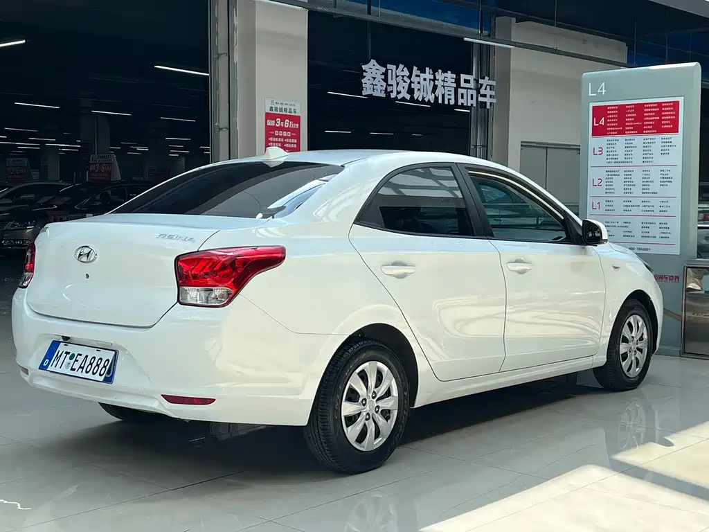 Hyundai Verna — фото 9