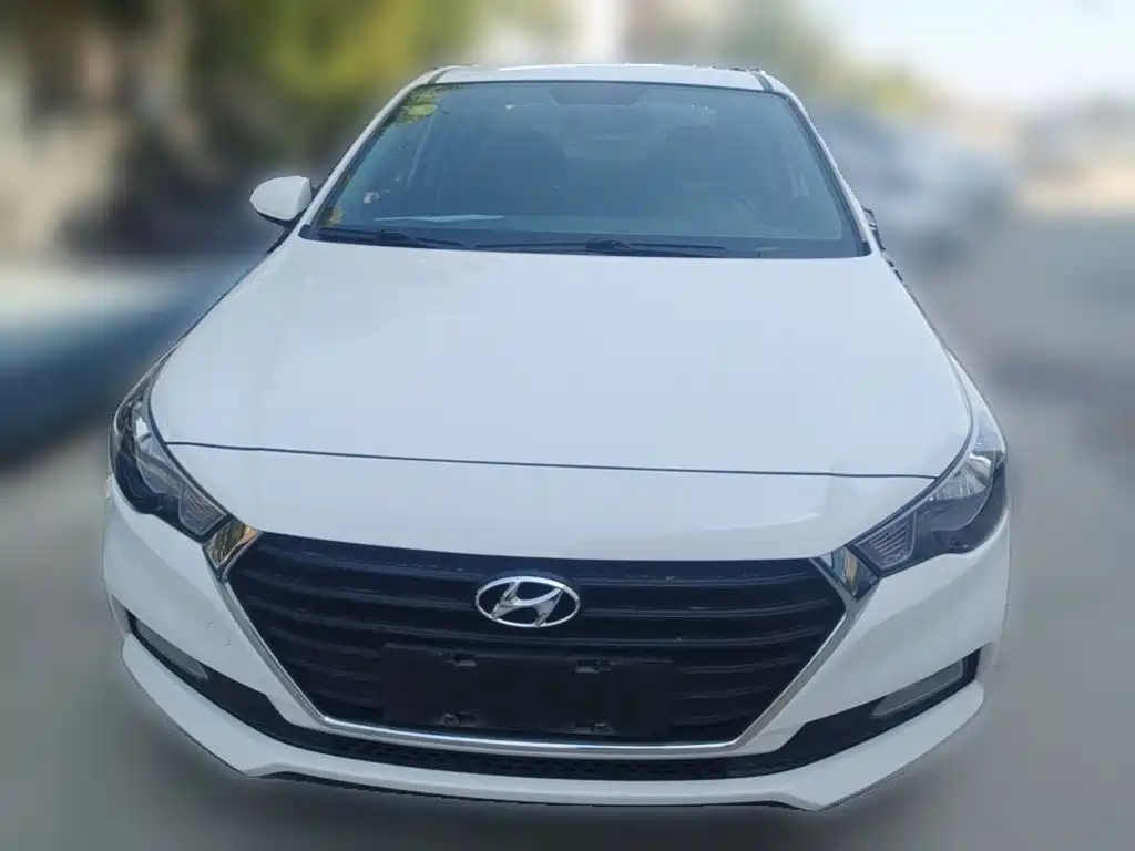 Hyundai Verna — фото 5