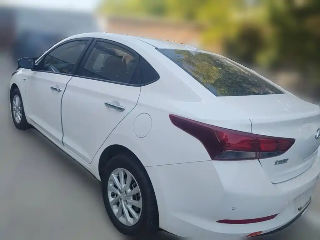 Hyundai Verna — фото 7