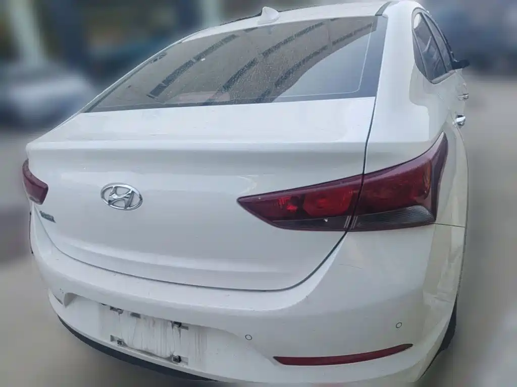 Hyundai Verna — фото 8