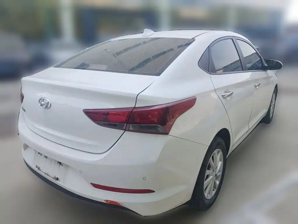 Hyundai Verna — фото 10