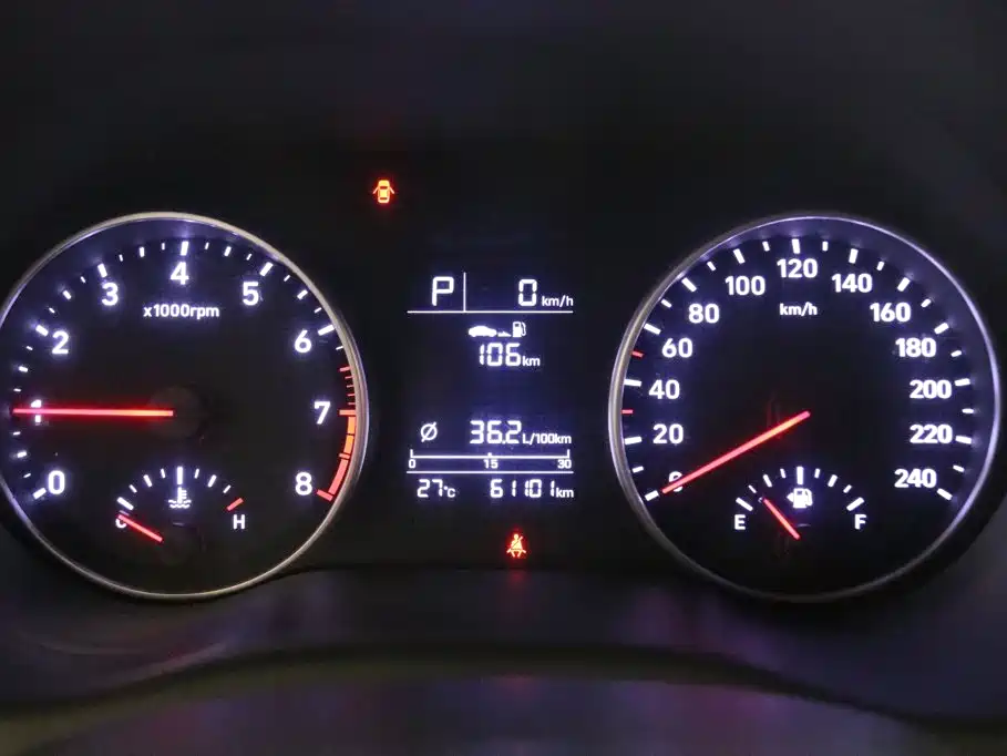 Hyundai Elantra — фото 6