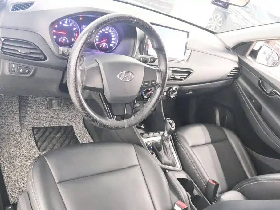 Hyundai Elantra — фото 8