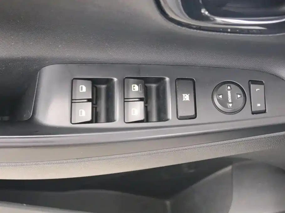 Hyundai Elantra — фото 10