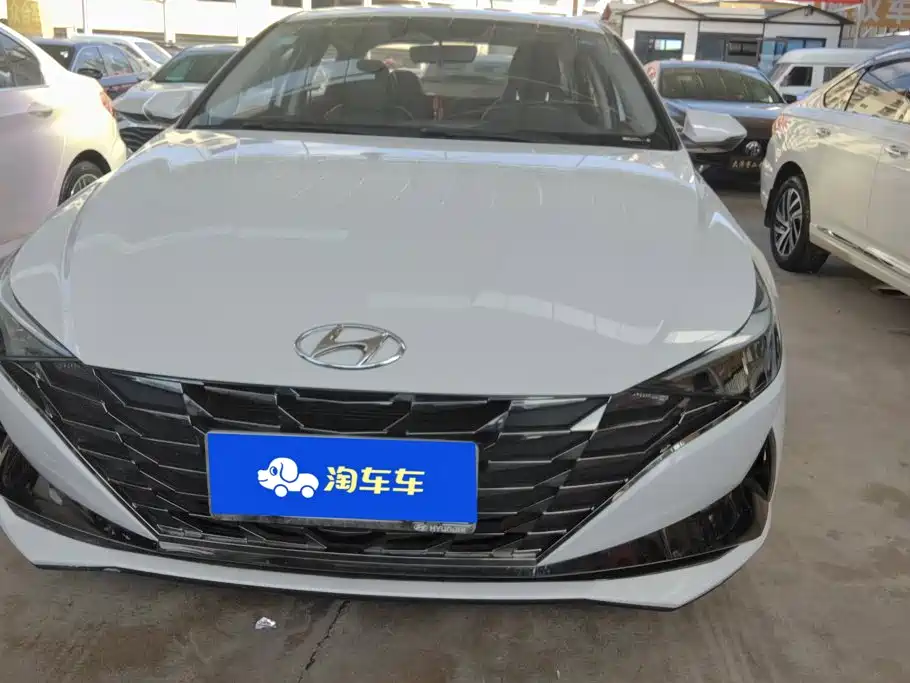 Hyundai Elantra — фото 2