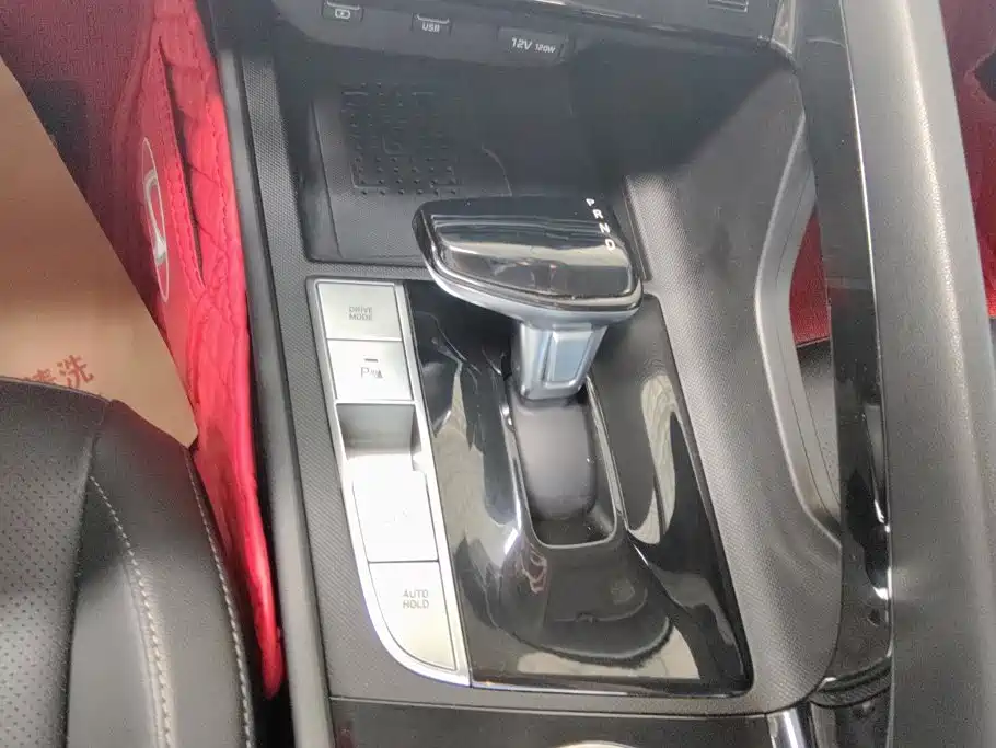 Hyundai Elantra — фото 16