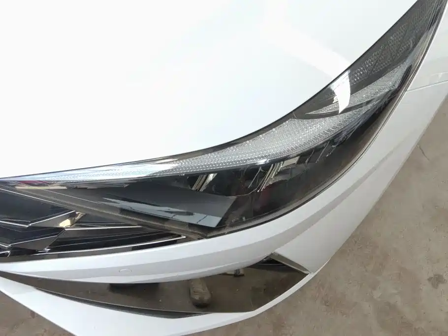 Hyundai Elantra — фото 5