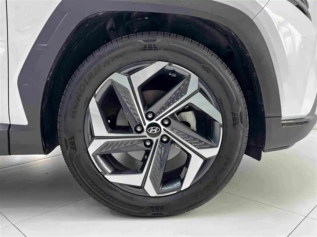 Hyundai Tucson — фото 16
